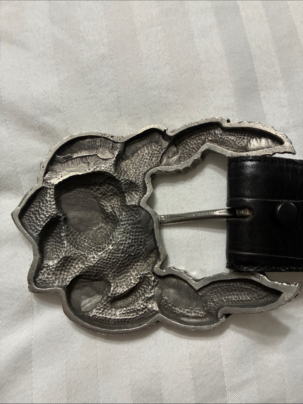 Women’s Hartnell Belt Imported Alligator Grain Calfskin with Rose buckle. - Picture 12 of 16